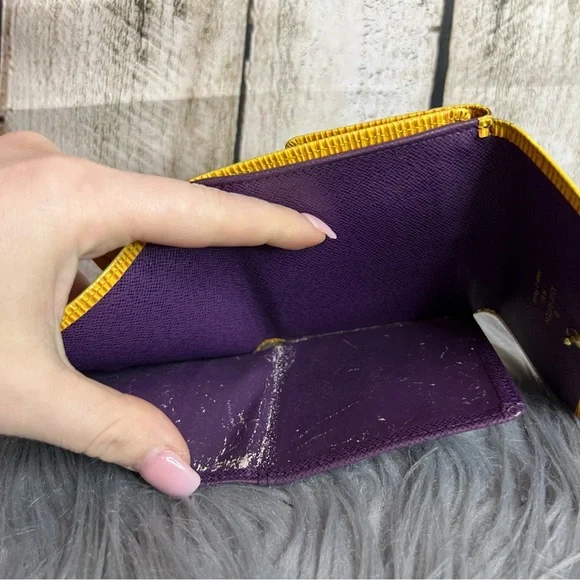 LOUIS VUITTON - Epi compact wallet
